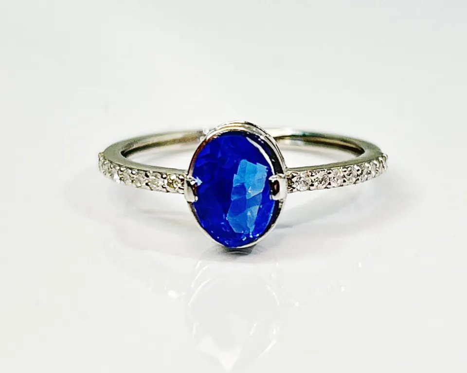 Beautiful 1.77CT Unheated Burma Blue Sapphire  Diamonds & Platinum