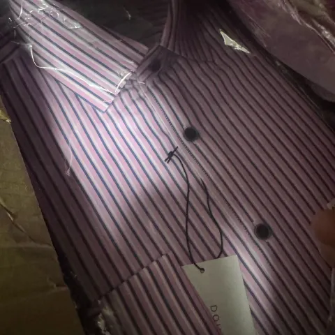 Box Containing Approx 70 Designer Men's Shirts In Various Styles & Colours