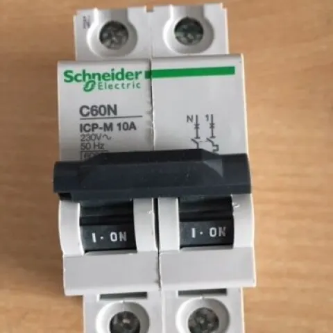 10 x 11911 Miniature Circuit Breaker 1p+N-ICP-M 10A Schneider