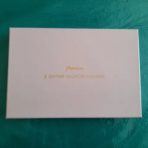 White passport covers set of 2 x 2