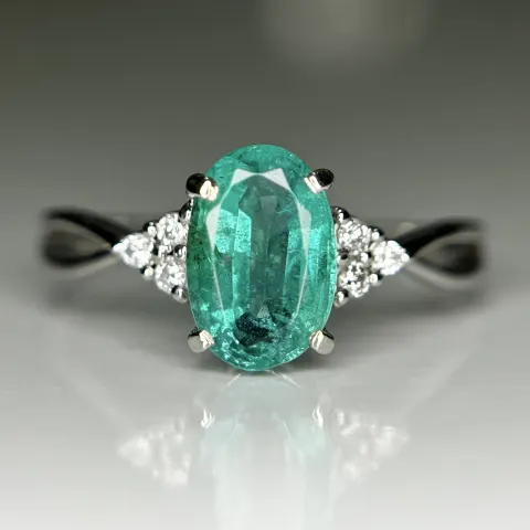 Beautiful Natural 1.35ct Emerald Ring With Natural Diamonds & Platinum 950