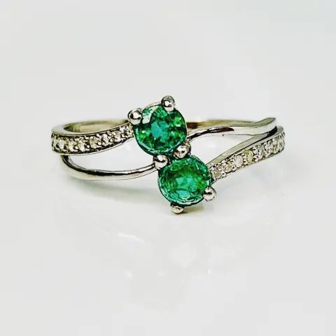 Beautiful Natural Emerald Ring With Natural Diamonds & Platinum 950