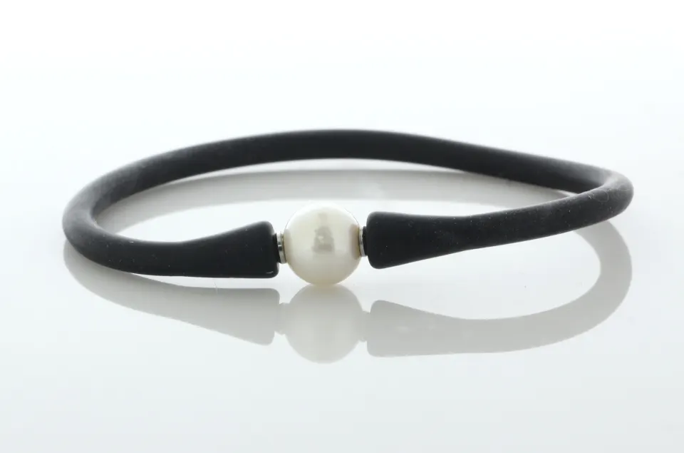 Freshwater Cultured 10mm Pearl Silicon Bracelet