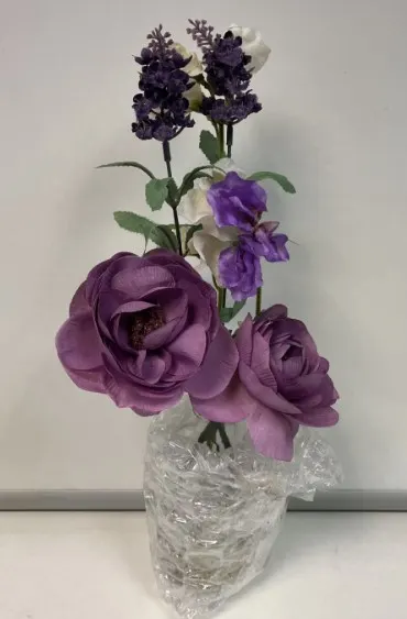 23 x Flowers In Vase L12a