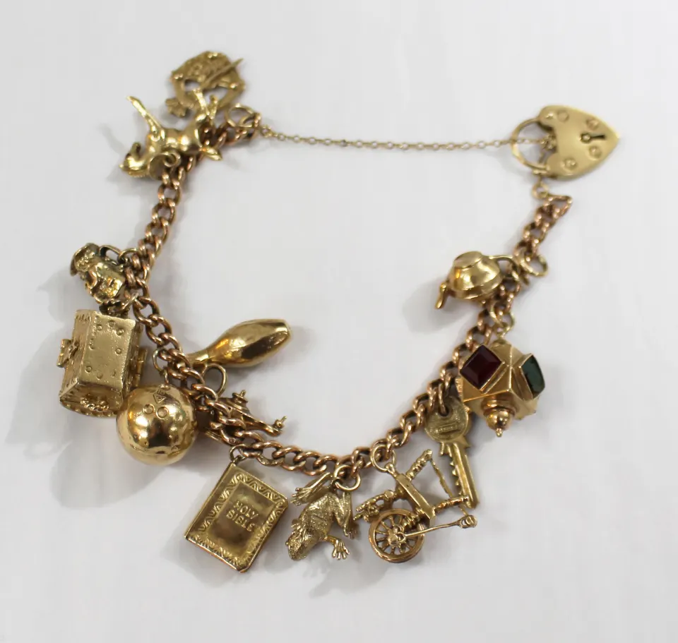 9ct Gold Vintage Charm Bracelet with 14 Charms