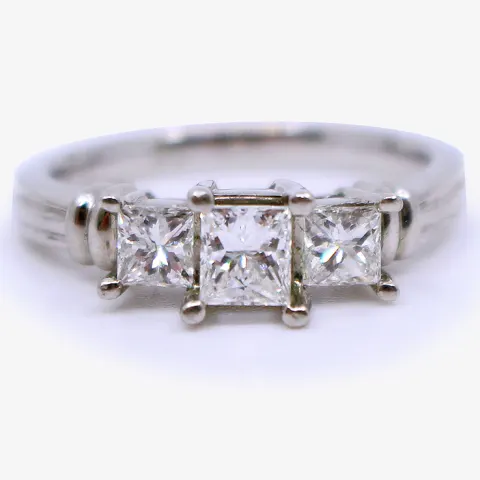 Three Stone 0.98 Carat Diamond Platinum Ring