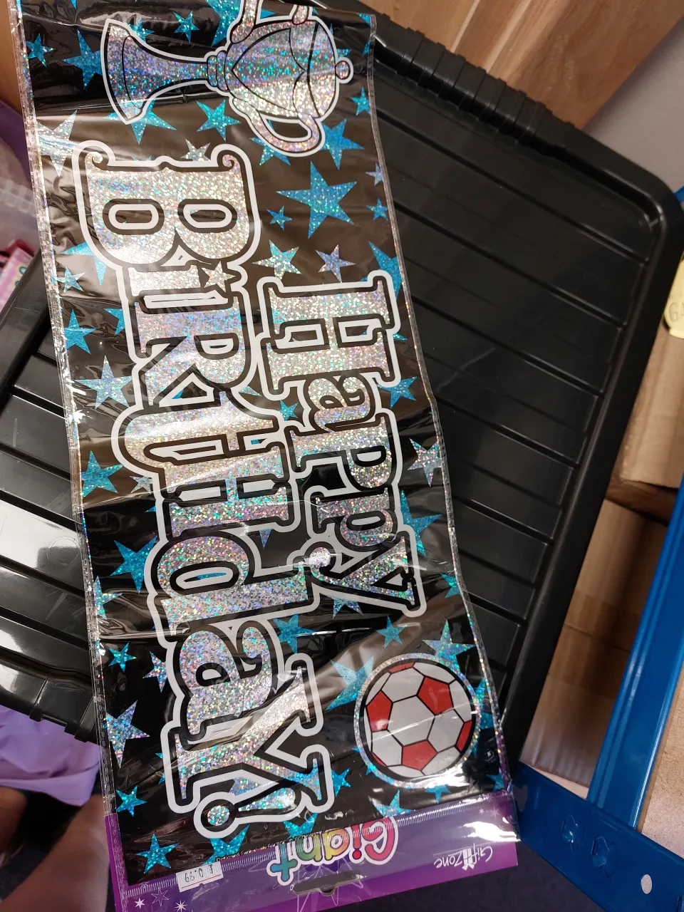 Box of party banners x 30