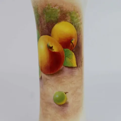 Royal Worcester Hand Painted Fruit Vase by Maybury 1954 G923