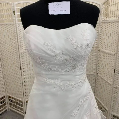Ladybird Bridals wedding dress size 10, organza style LB716022