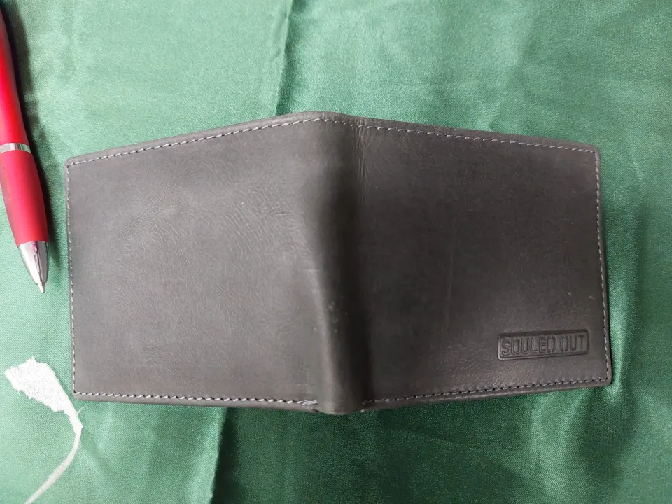Grey wallet - souled out
