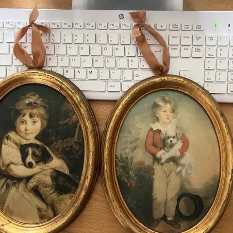 2 Italian Oval Pictures