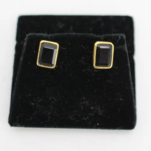 Pair of 9ct Gold Jet Ear Studs