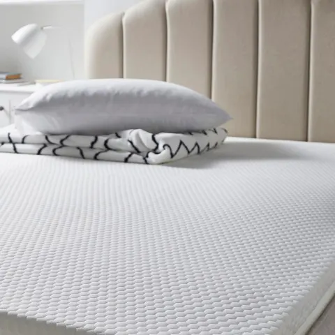 (69/Mez) RRP £130. At Home Collection Memory Foam Mattress Topper 5cm King. (152x 198x 5cm).