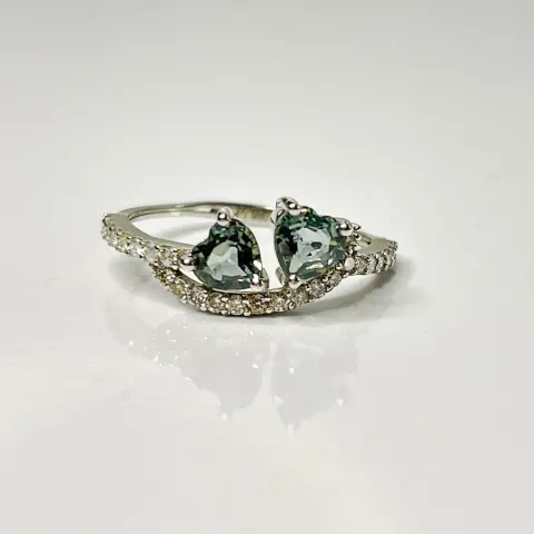 Beautiful 1.07 CT Bi-Colour Unheated Ceylon Sapphire  Diamonds & Platinum