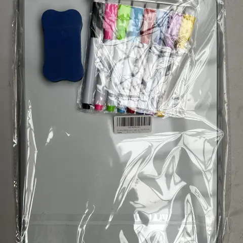 A4 Portable Whiteboard - Pens and eraser included