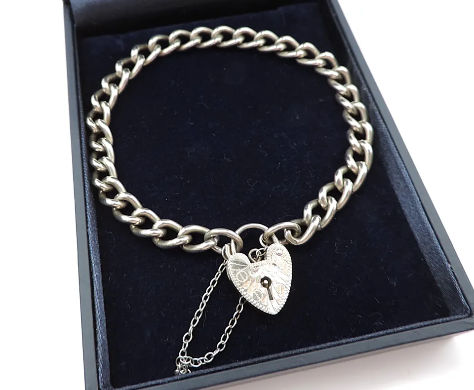  Vintage Sterling Silver Chain Link Padlock Bracelet 19 grams With Gift Box
