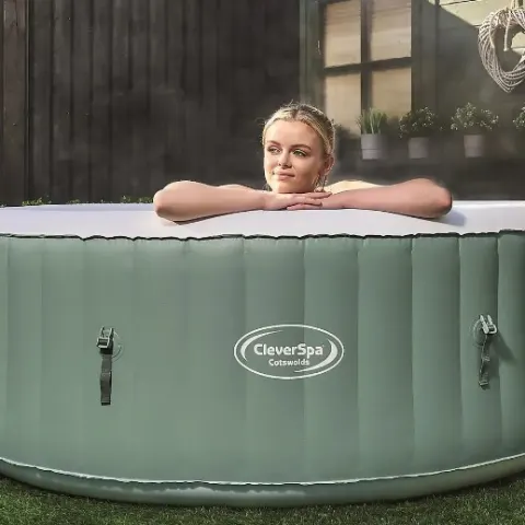 (11/Mez/P) RRP £450. CleverSpa Cotswolds 4 Person Hot Tub. (Cover Seen).