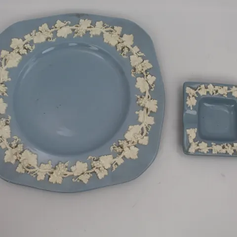 Pair of Wedgwood Queensware Plates