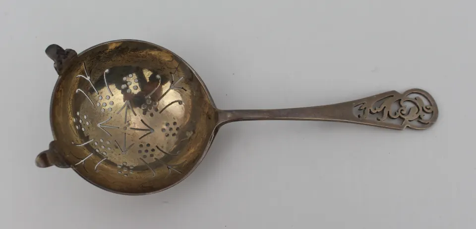 Vintage Solid Silver Tea Strainer Sheffield 1947