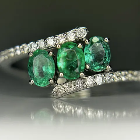 Beautiful 0.62Ct Natural Emerald Ring With Natural Diamonds & Platinum 950