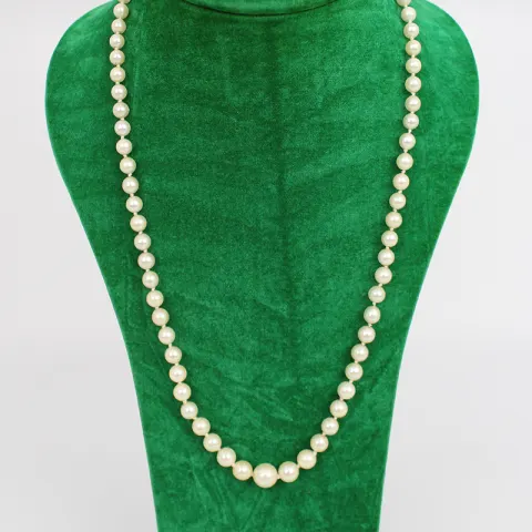 Cultured Pearl Necklace with 9ct Gold Clasp