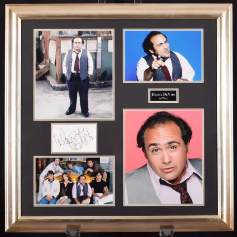 DANNY DEVITO original signed presentation