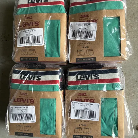 8 Levis 2 Packs Boxers Size XL