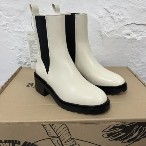Women’s Boot Bundle