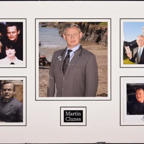 MARTIN CLUNES original signed presentation