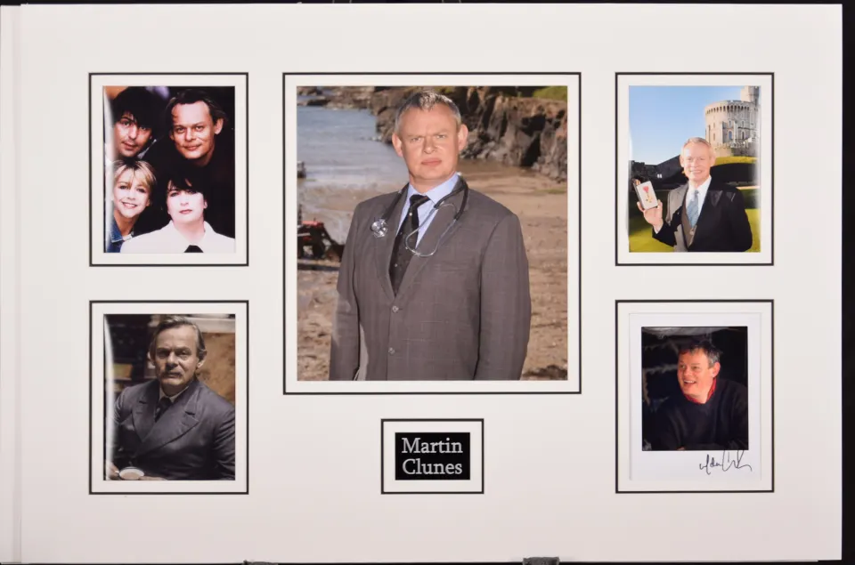 MARTIN CLUNES original signed presentation