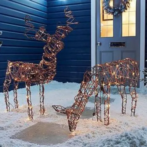 (125/6H) Lot RRP £112.98.  3x Christmas Items. 1x Woodcote 7ft Spruce Christmas Tree RRP £54.99 (AS