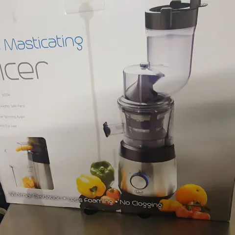 Slow masticating juicer
