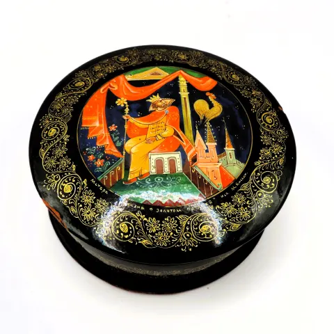 Vintage Russian Hand Painted Lacquer Box Artist Signed