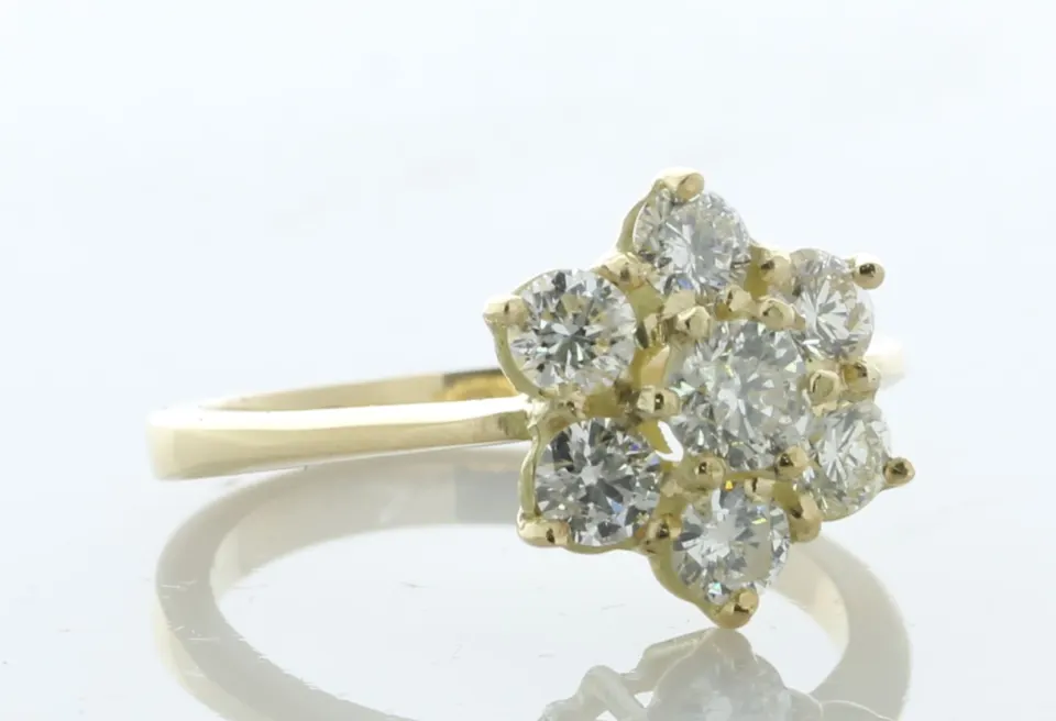 18ct Yellow Gold Round Cluster Claw Set Diamond Ring 1.26 Carats