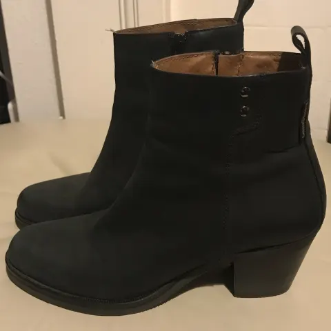 Ladies Black Leather/ Nubuck Ankle Boots Size EU 36 UK 3. RRP £185