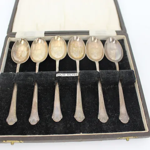 Cased Set of 6 Solid Silver Tea Spoons Chester 1941