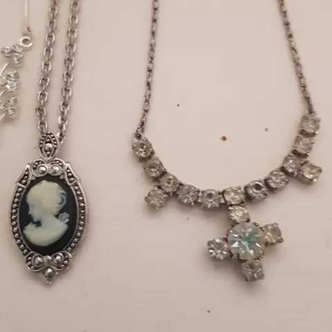 Costume Jewellery (3)