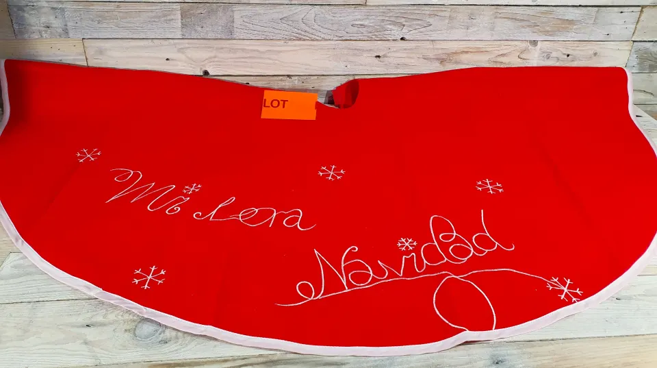 120cm Fabric red Christmas tree skirt. Rrp £19.99