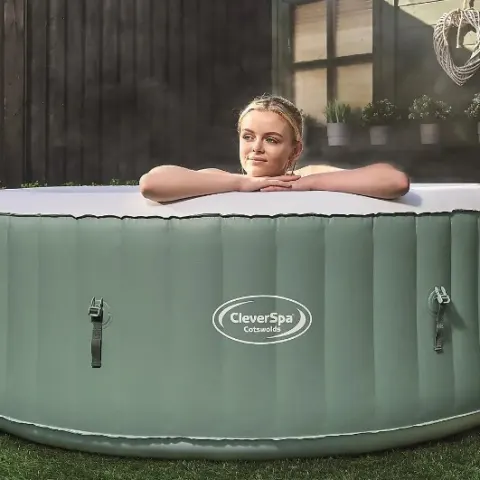(16/P18) RRP £350. CleverSpa Costwolds 4 Person Hot Tub. (H65x W180cm). (Cover Seen).