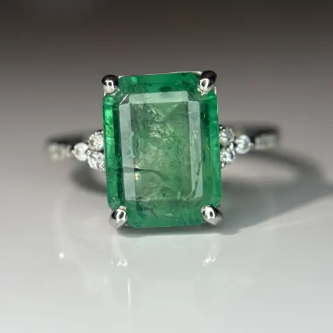 Beautiful 3.15 CT Natural Emerald Ring With Natural Diamonds & Platinum 950