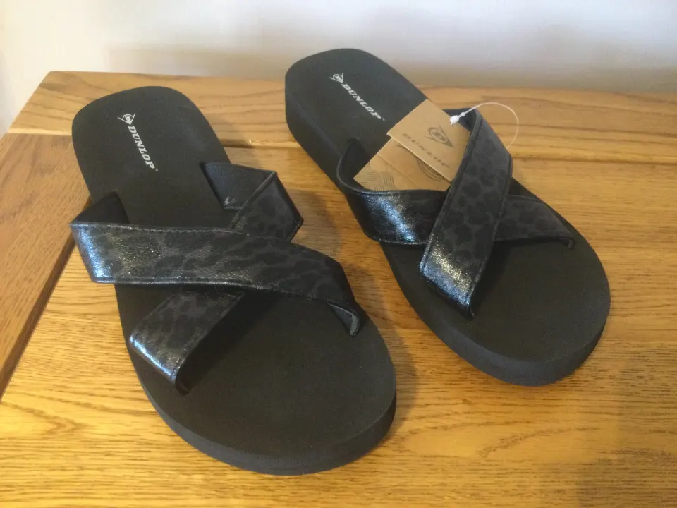 Dunlop “Leo” Ladies, Low Wedge, Flip Flop Sandals, Size 8, Black Leopard - Brand New