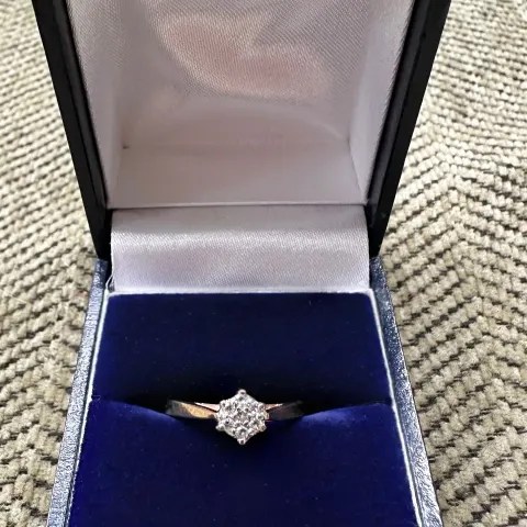 Vintage Diamond "Daisy" Ring