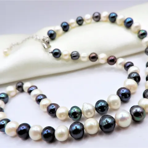 Cultured Pearl Necklace Silver Clasp New with Gift Box