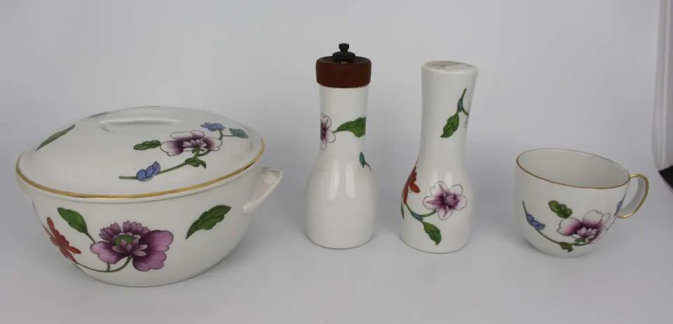 Collection of 4 Pieces of Royal Worcester Astley Pattern