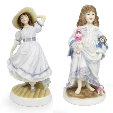 Royal Worcester Figurine Grandma's Bonnet & Lullaby