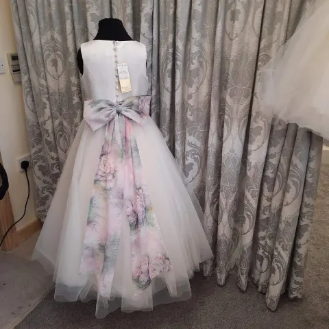 Richard Designs Flowergirl dress in age 8