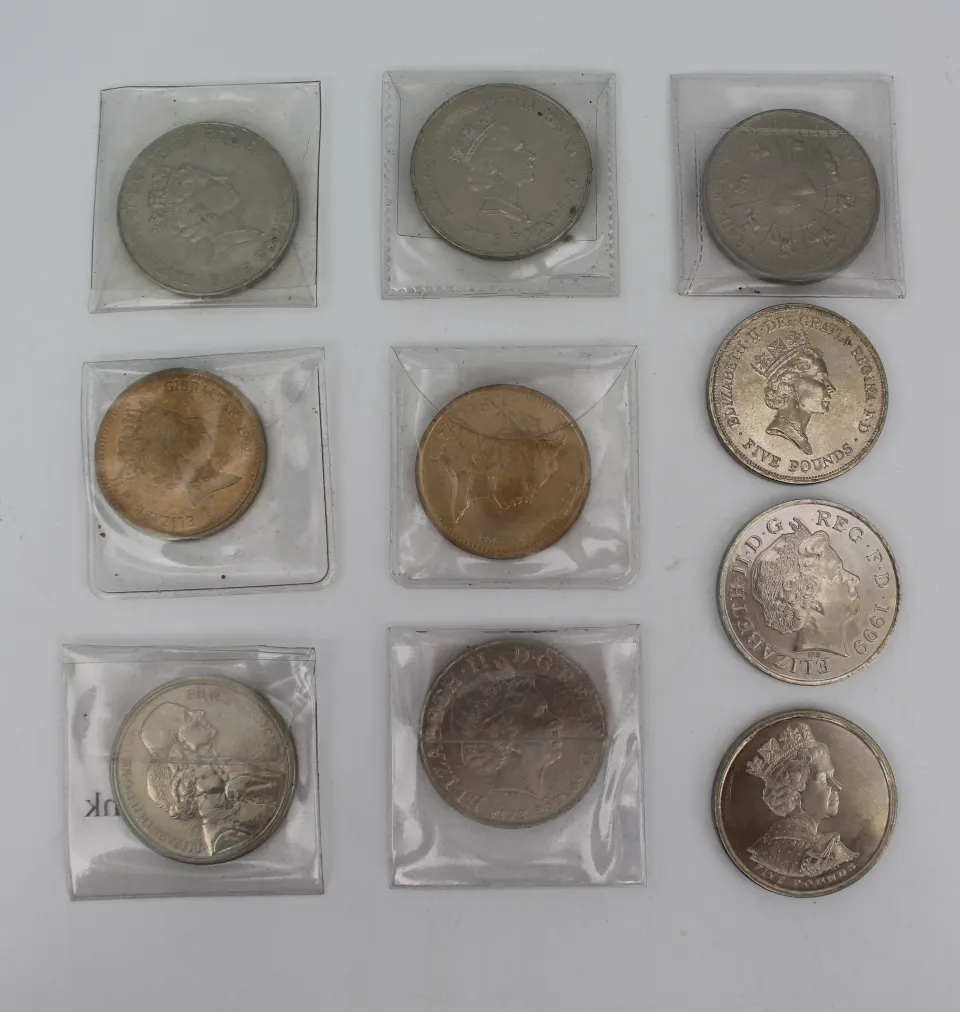 Collection of 10 £5 Five Pound Coins