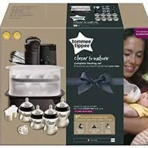 Tommee Tippee Closer To Nature Complete Feeding set. Black