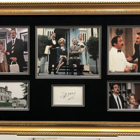 JOHN CLEESE original signature presentation
