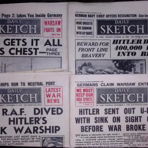 Job-Lot Original 1939 WW2 Newspapers Images & Reports of The War-18.